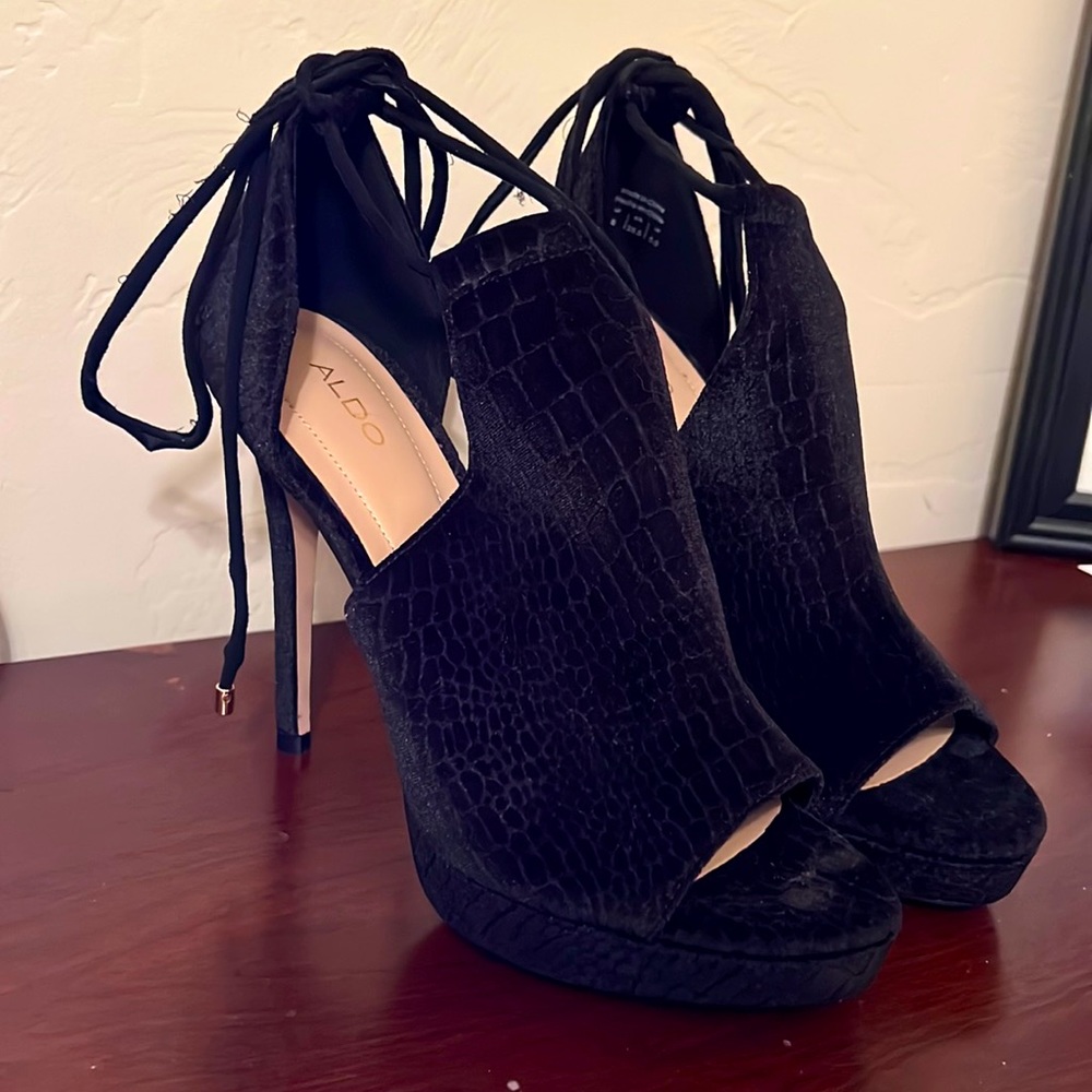 Also Tilley Black Velvet Lace Up Heels
